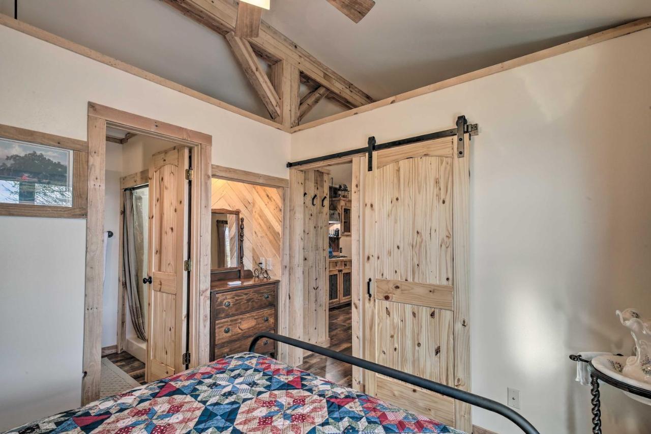 Kerrville Converted Barn Tiny Home With Kayaks! Ngoại thất bức ảnh