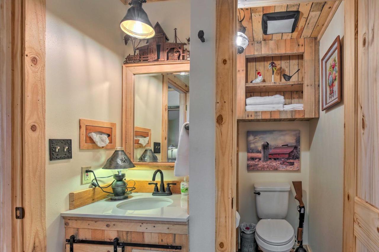 Kerrville Converted Barn Tiny Home With Kayaks! Ngoại thất bức ảnh